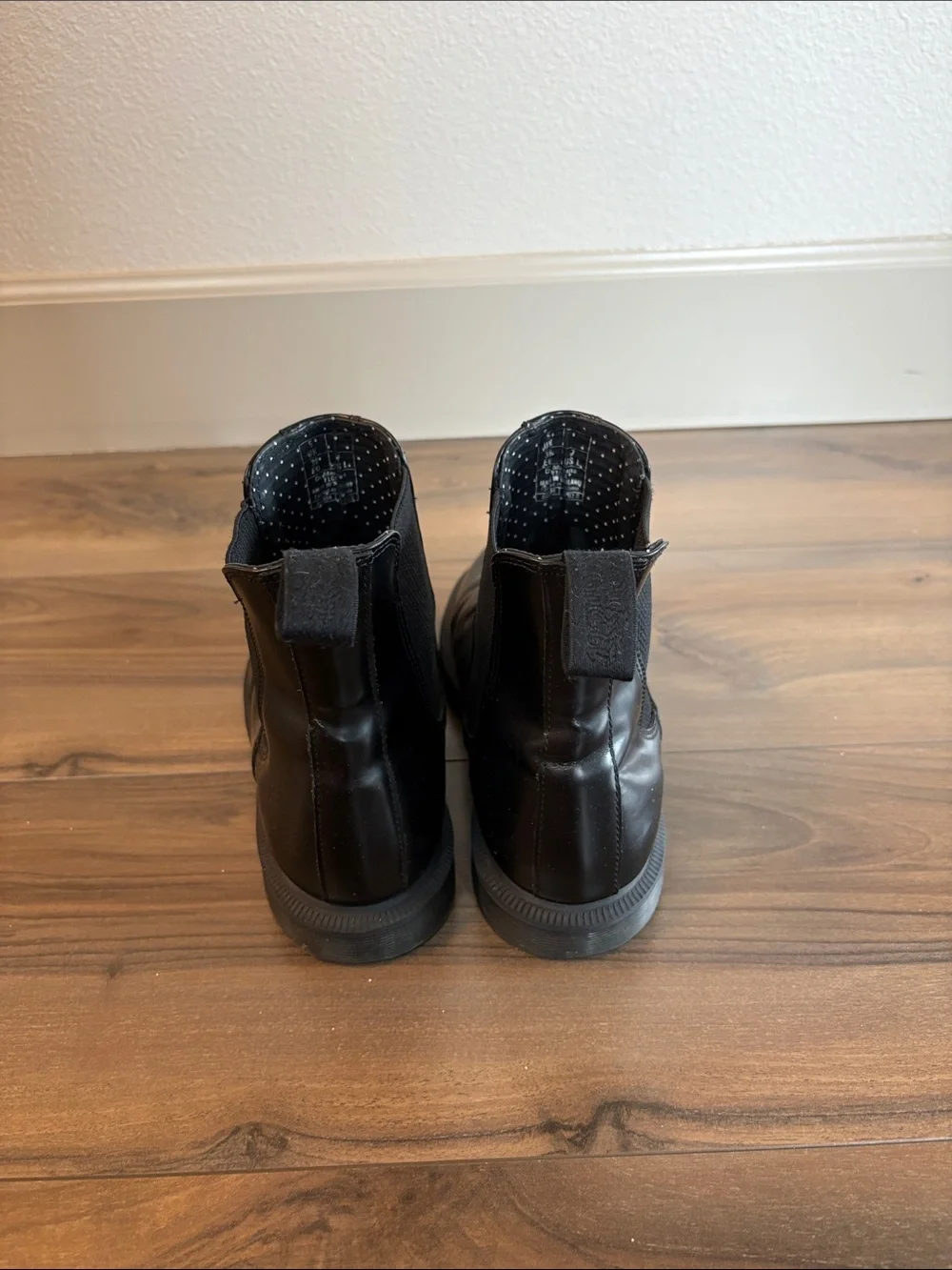 Women’s Dr. Martens Black Leather Chelsea Ankle Boots- Size 7.5